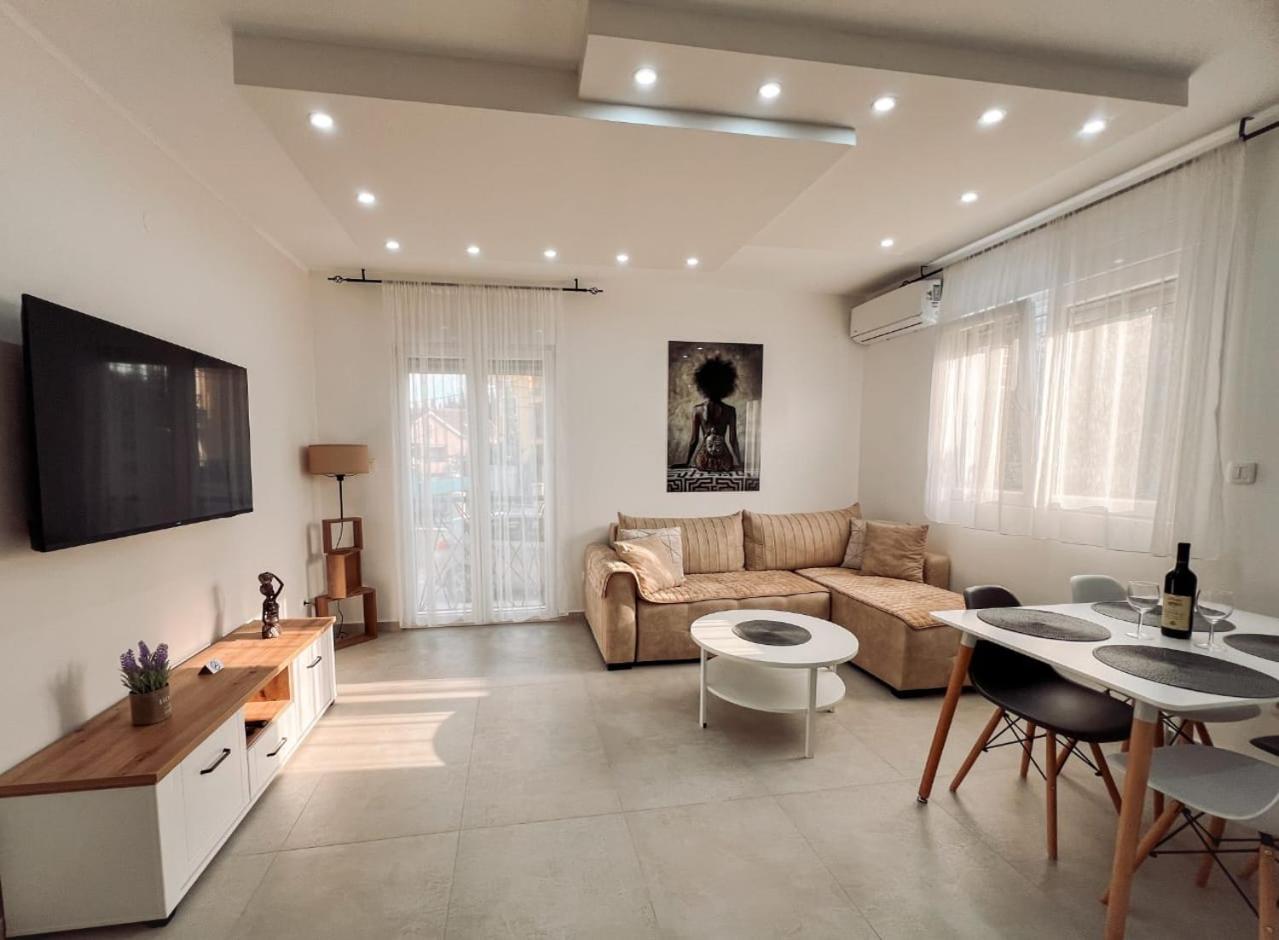M&N Residence Tivat Buitenkant foto